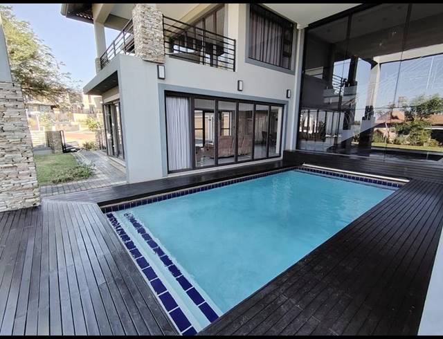 5 BEDROOM HOUSE FOR SALE IN IZINGA PARK